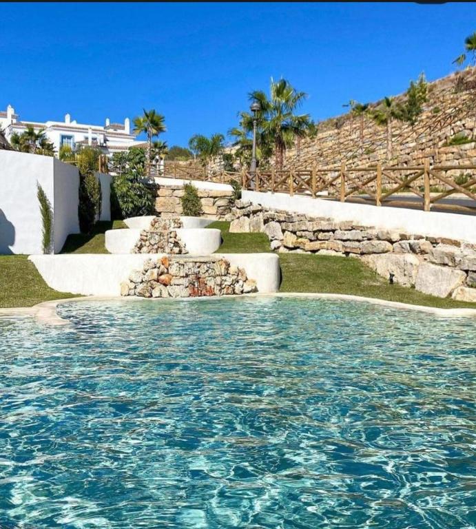 Paradisiacal 3 BDRM Apt with Sea Views, Gym & Spa - 2