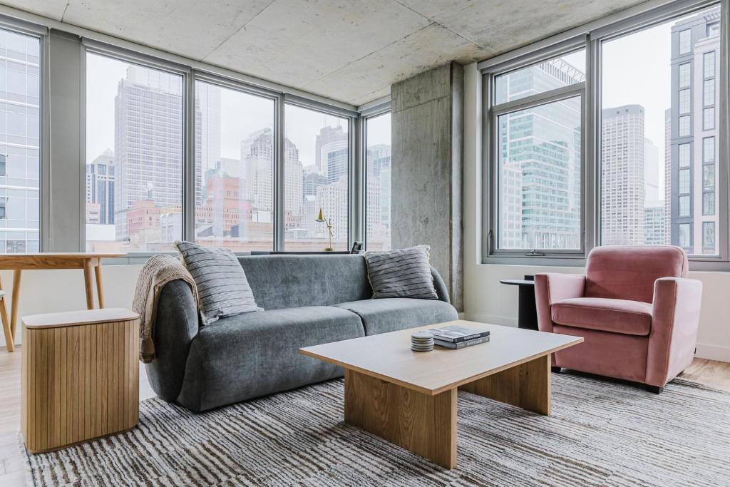 Blueground West Loop rooftop pool gym CHI-1139, Chicago