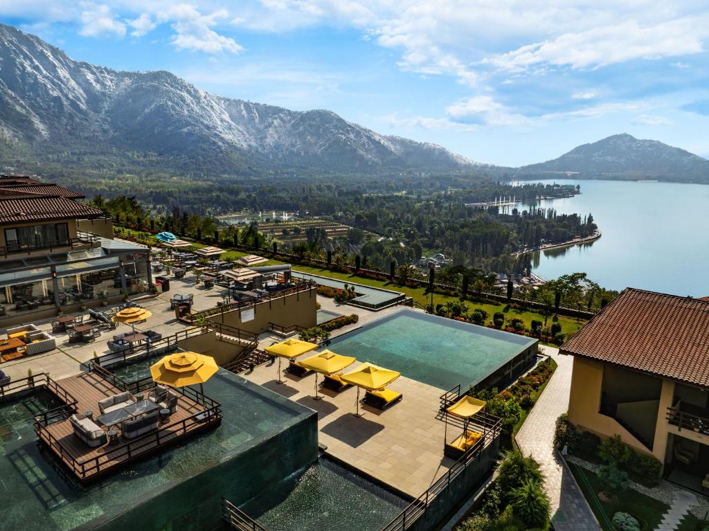 Taj Dal View 수영장