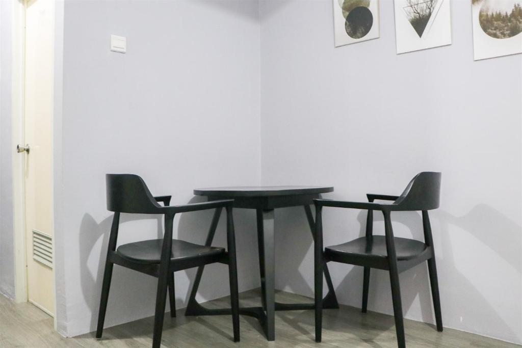 Comfy Studio Apartment at Grand Asia Afrika By Travelio