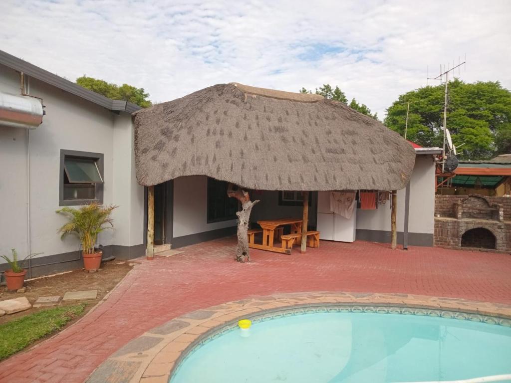 Pythons Guest Lodge, Rustenburg