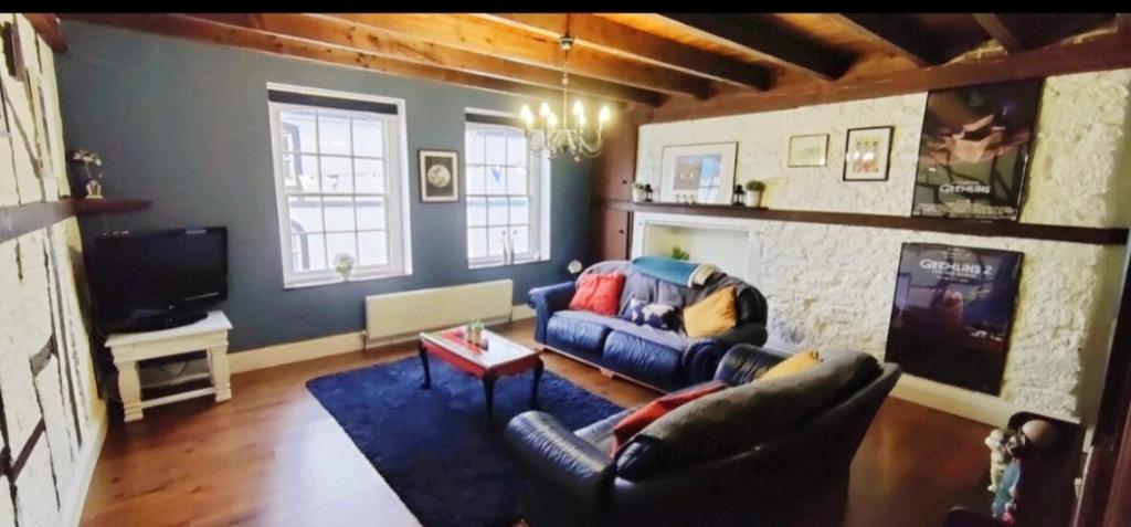 Unique, quirky, historic 400 year old appartment, Plymouth