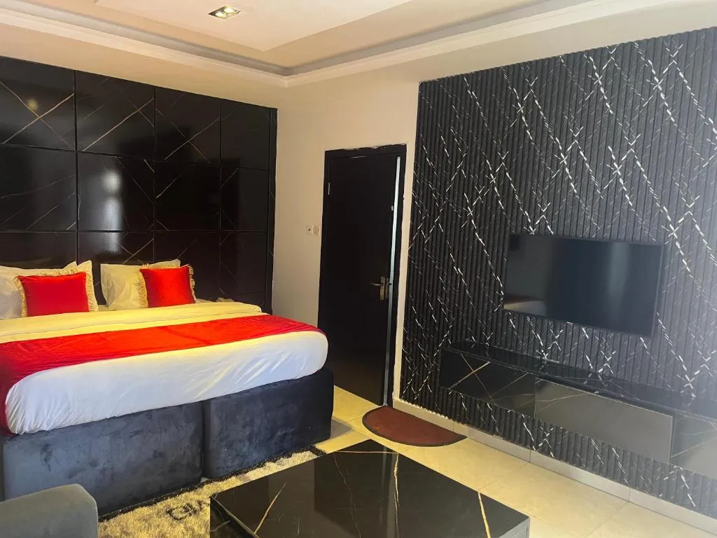 Florence Hotel and suites, hotel in Benin City