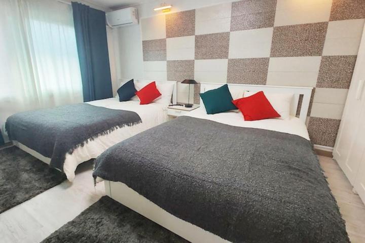 弘大跃层露台大房间 机场地铁直达 3分钟步行地铁站 Hongdae, Airport Express,metro 3min,Duplex Big party Apt, Seúl