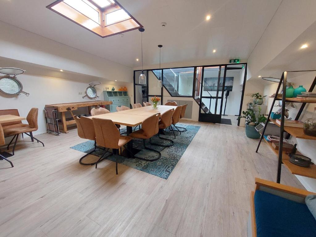 Boat Rooms on Water in Roterdam centrum, Rotterdam