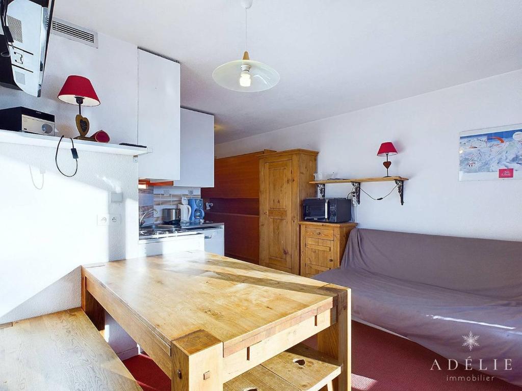 Charmant 2P avec Parking, Balcon, près des Pistes et Commerces à Montvalezan - FR-1-398-509 - 2
