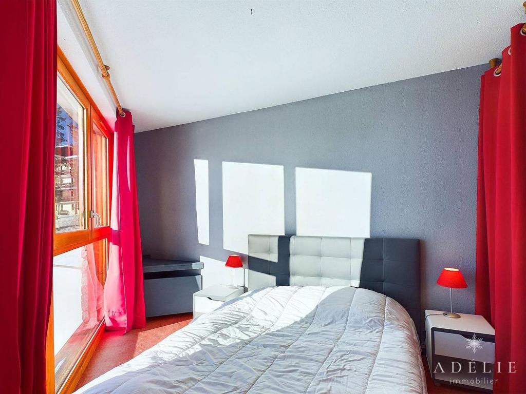 Charmant 2P avec Parking, Balcon, près des Pistes et Commerces à Montvalezan - FR-1-398-509 - 5