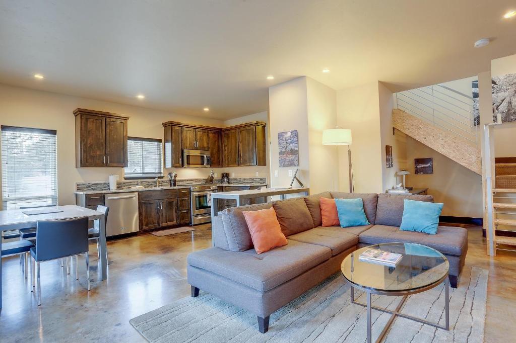 Urban Roundabout, Bend