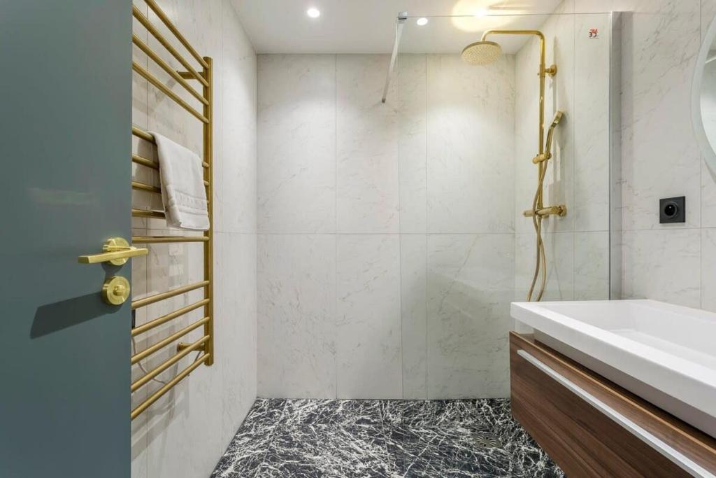 Superb apartment in the heart of the peninsula - Air-conditioned - 3