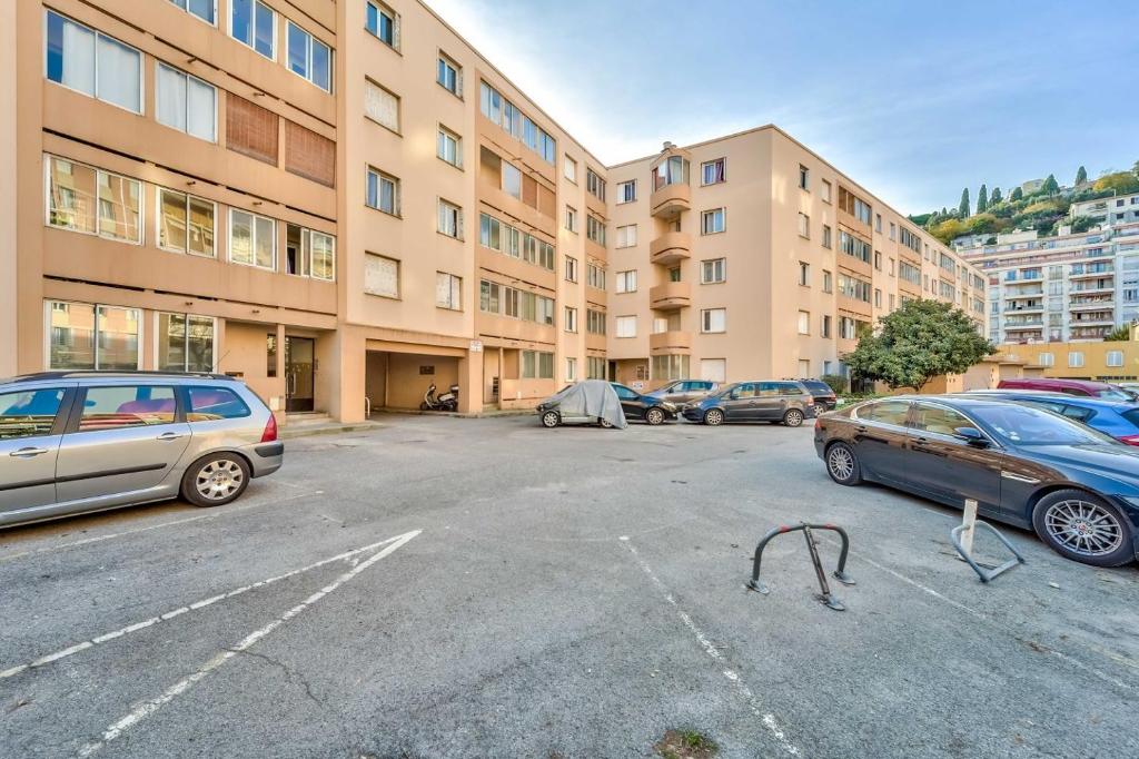 Modern 2BR Flat - Haut de Nice - 4