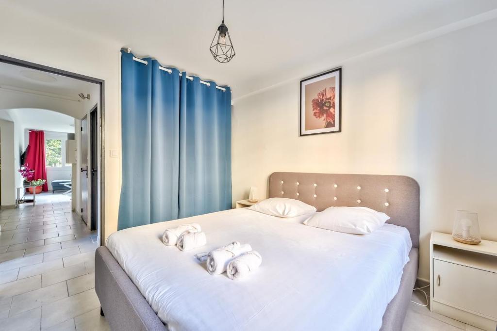 Modern 2BR Flat - Haut de Nice - 3