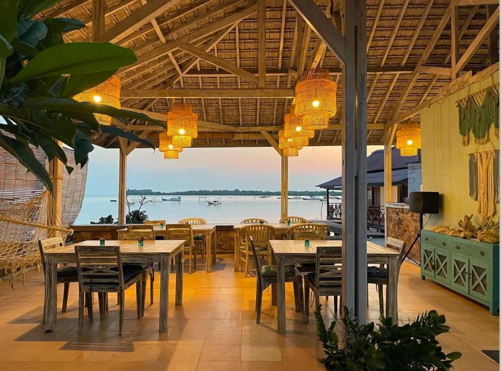 5. 블루 라구나 인..