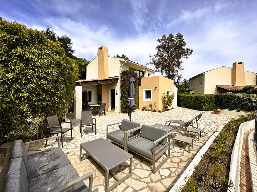 Les Medes pour 7 personnes sur le Domaine de Valcros, à La Londe-Les-Maures - 4