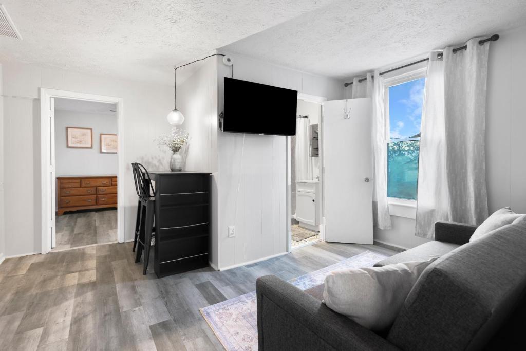 Efficiency Suite in Lebanon Wifi - Laundry, Lebanon