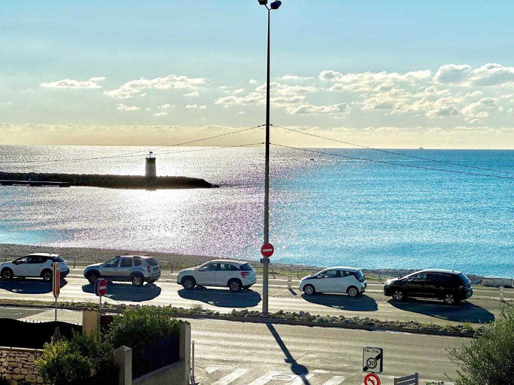 Side Ocean View Studio, 24H Check-In and Out, Air Conditioner, Close to Airport - 2