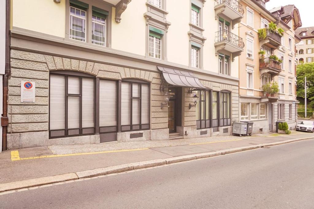 EMA House Serviced Apartments - Superior Standard - Unterstrass photo