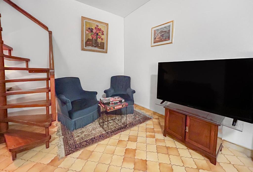 Maison rustique avec patio privé - 3