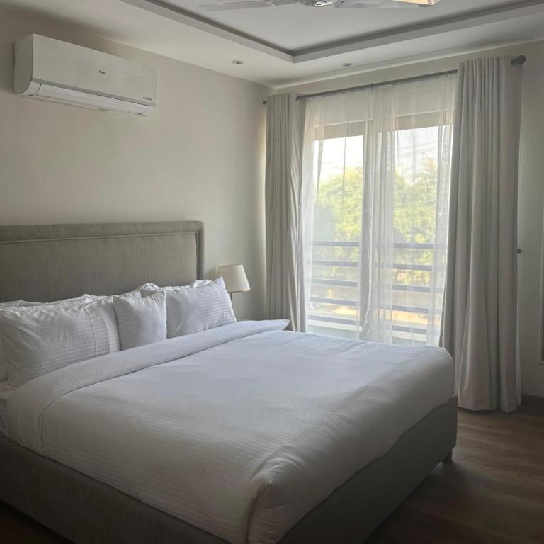 BNR - The Opus Residences Gulberg Lahore, Lahore