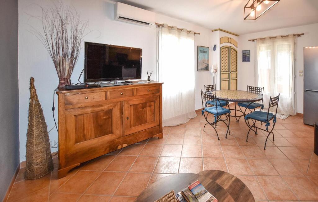 Stunning Home In Vaison-La-Romaine With Wifi - 2