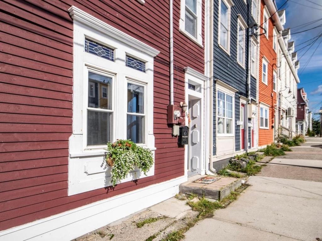 Historic Jelly Bean Row House, Walk To Signal Hill, St. John's
