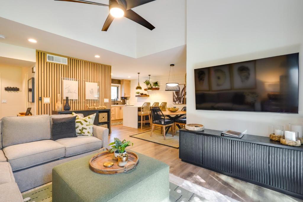 Less Than 1 Mi to Seabrook Island Beach Golf-View Villa!, Seabrook Island