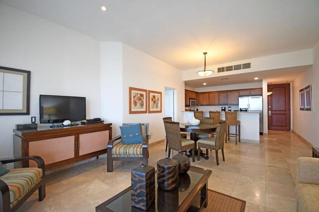 5th Floor Condo-Incredible Ocean Front Views - 4