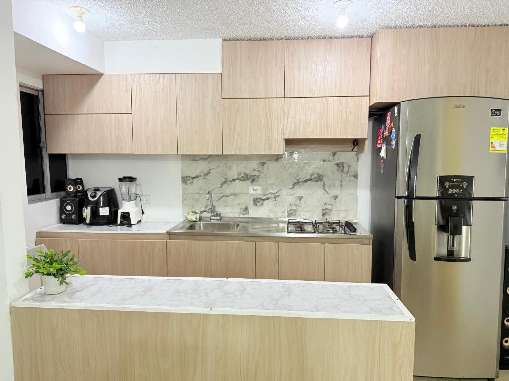 Habitación para 1 persona a 5 minutos del aeropuerto y estadio - 2