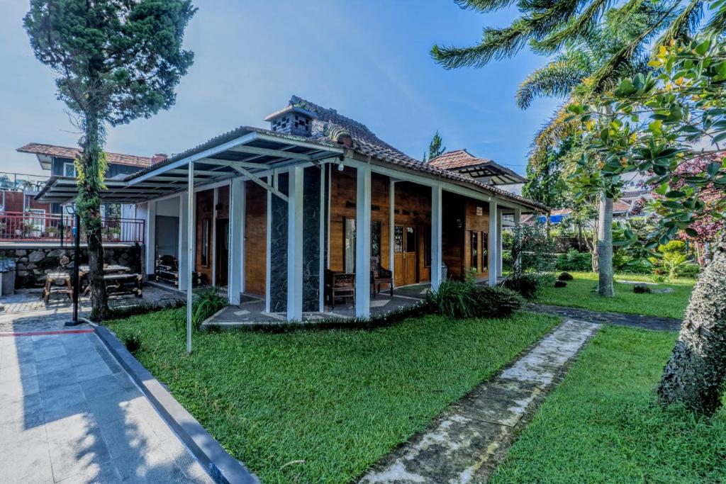 Villa Kayu Ciwidey Villa Kayu Ciwidey