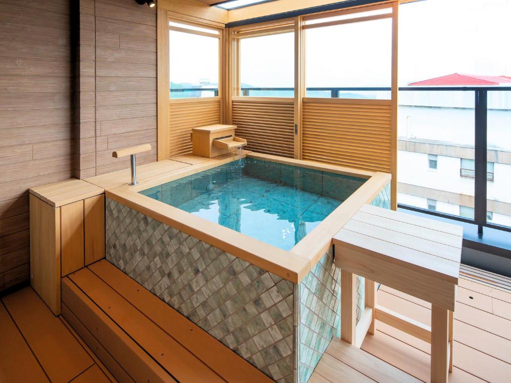 Hot spring bath