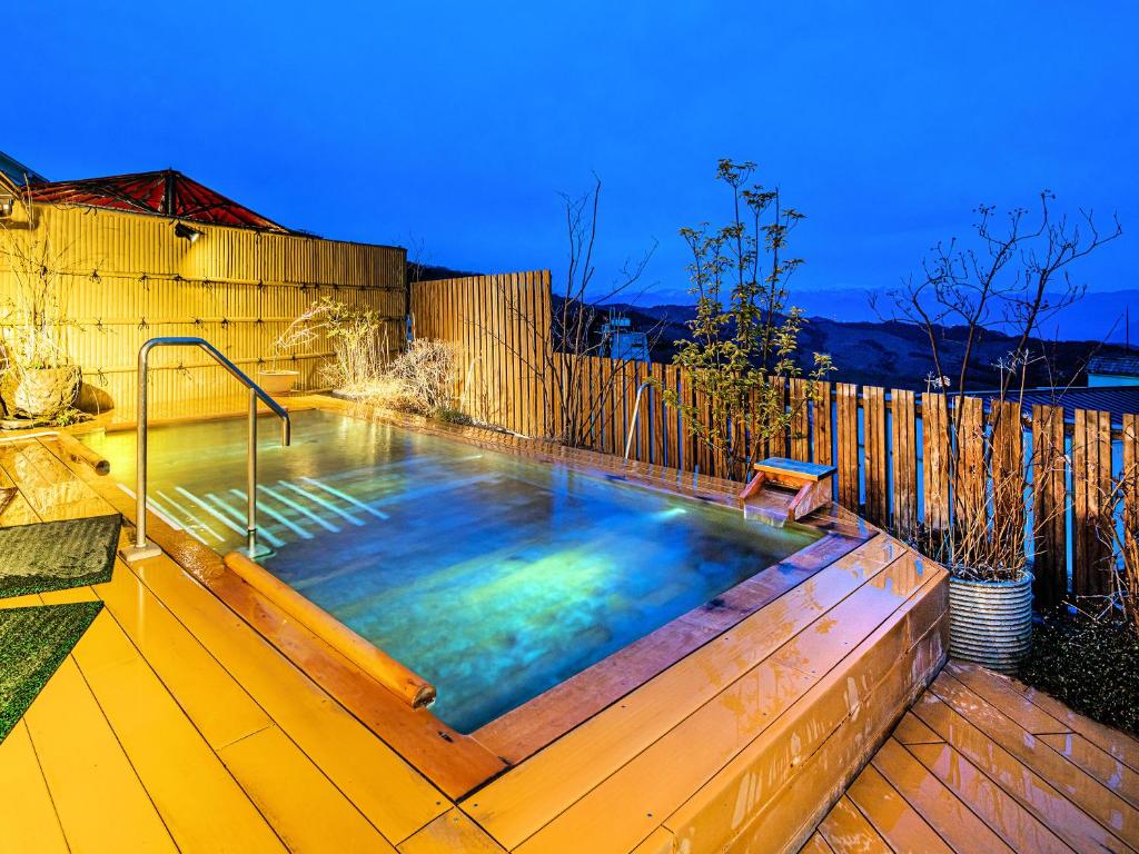 Hot spring bath
