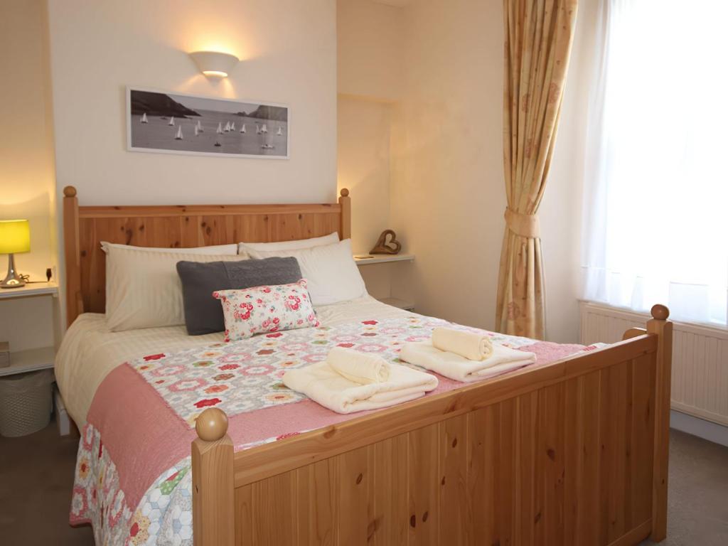8 Church Street, Salcombe photo 2