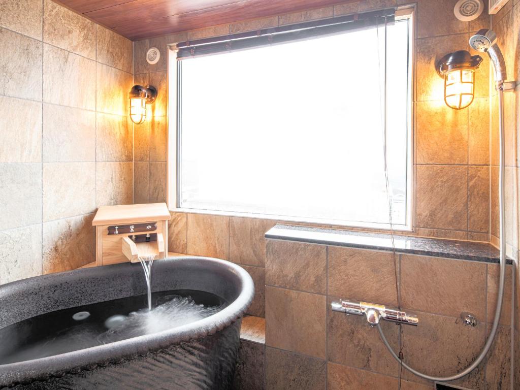 Hot spring bath