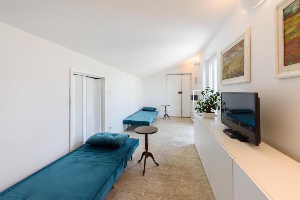 The Luxor Suites - Larione - 4