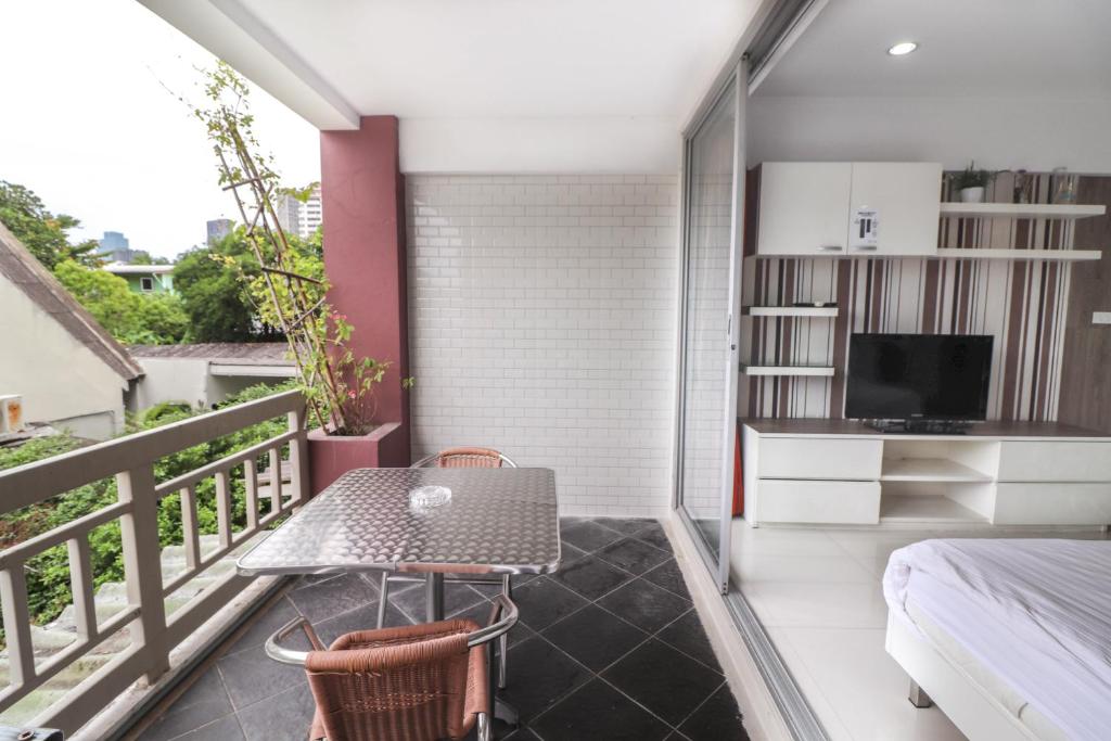 Baan Sabai Rama IV Apartment