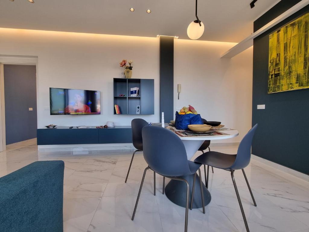 MaXelA Penthouse by Holiday World - 5