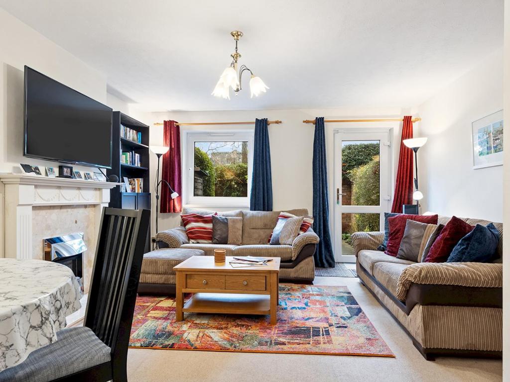 Pass the Keys Cosy York Home with Parking, York