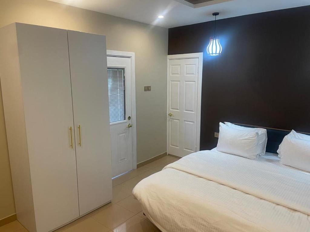 Tropical Enclave Apartment Osu, Accra