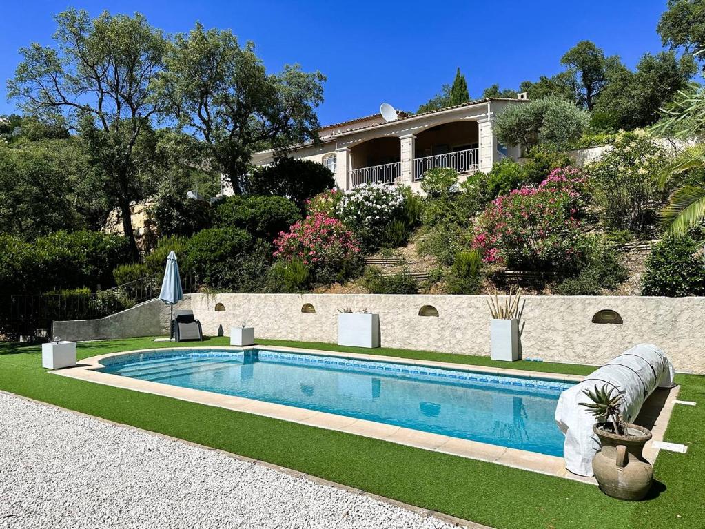 Villa Les Bancaous climatisée pour 6 personnes avec piscine privée dans le Domaine de Valcros à La Londe-les-Maures - 1