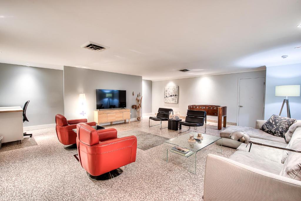 Charm & Luxury Vacation Headquarters to Downtown!, Montreal