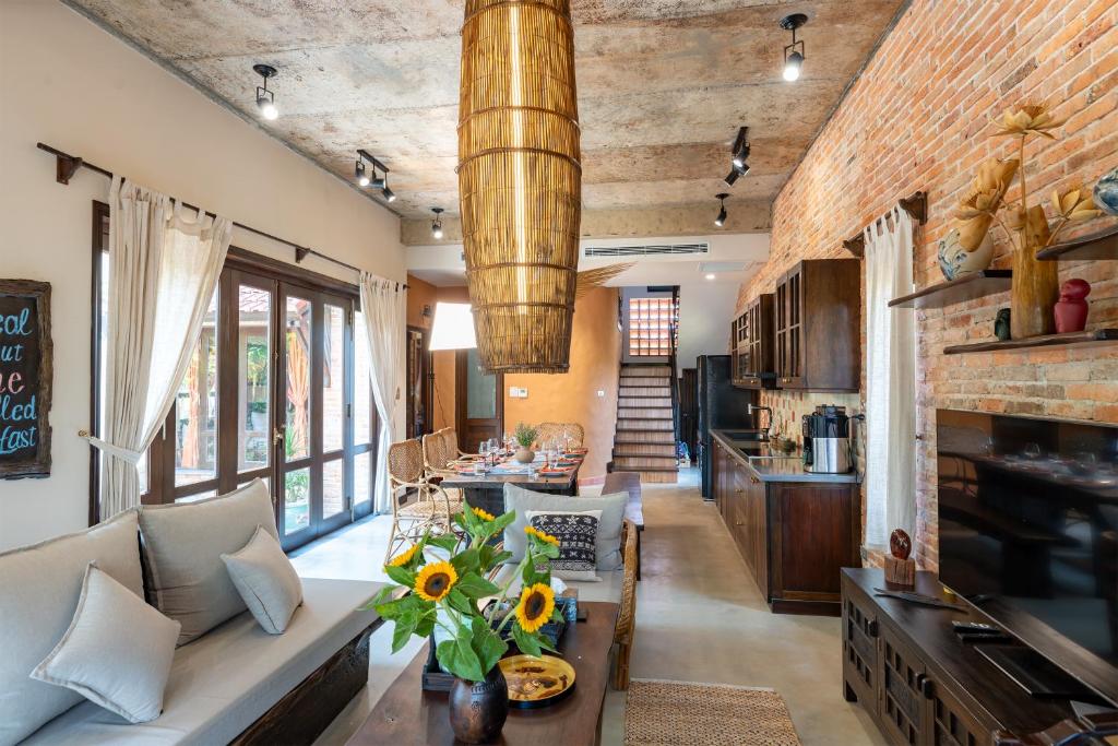 Fish Lantern House An Bang beach