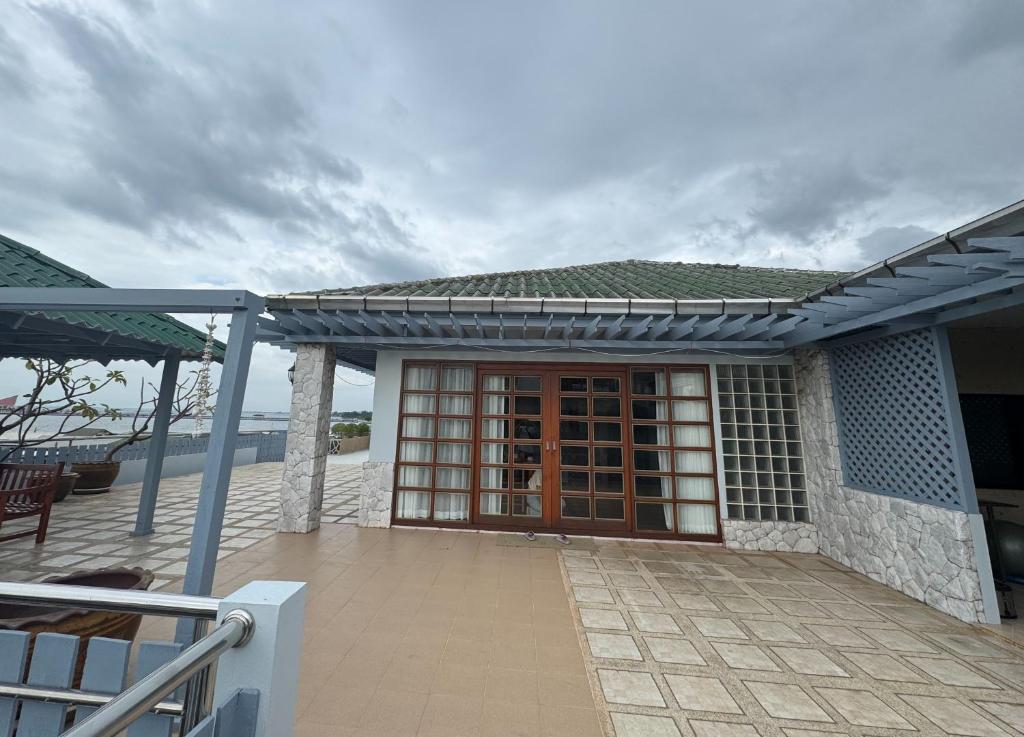 At home Sriracha Sea view, Ban Rai Kluai