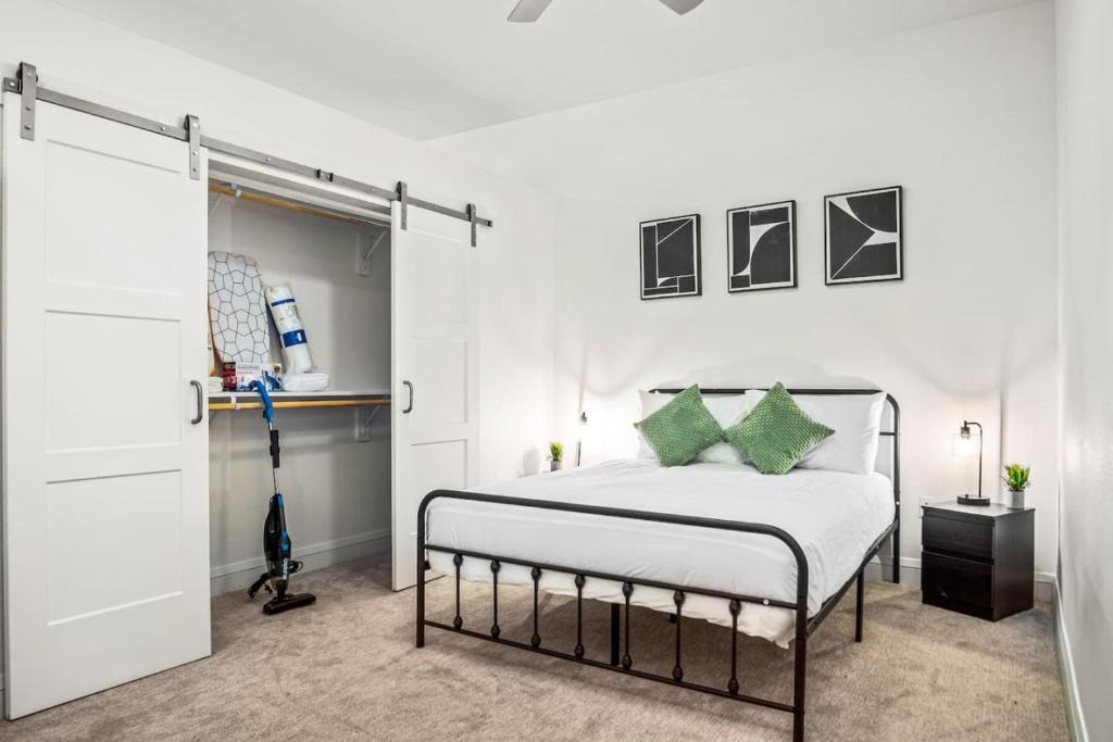 Luxurious New Unit 1Bd1Ba Pool, Golf Sim, Austin