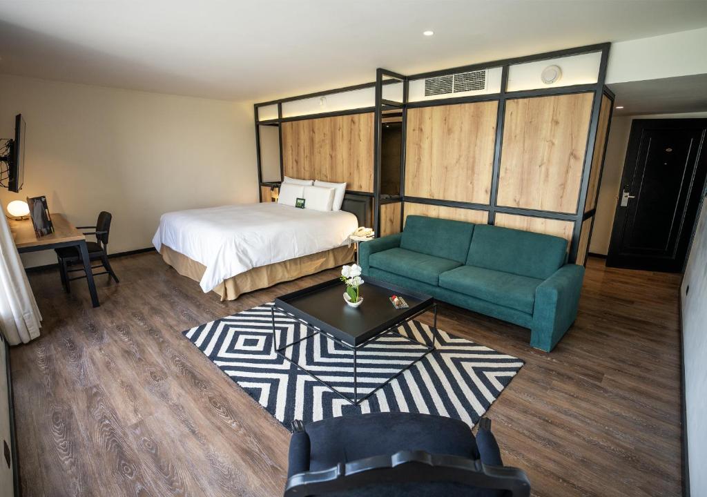 LUOXO Hotel - 3