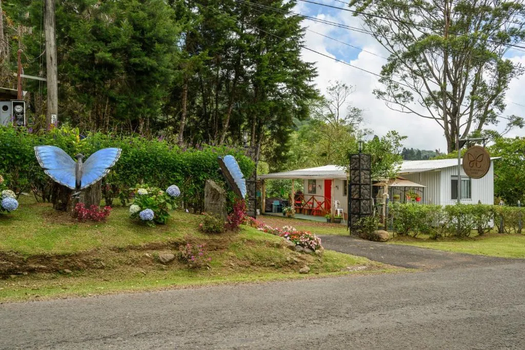 Blue Morpho Lodge, hotel in Bajos del Toro