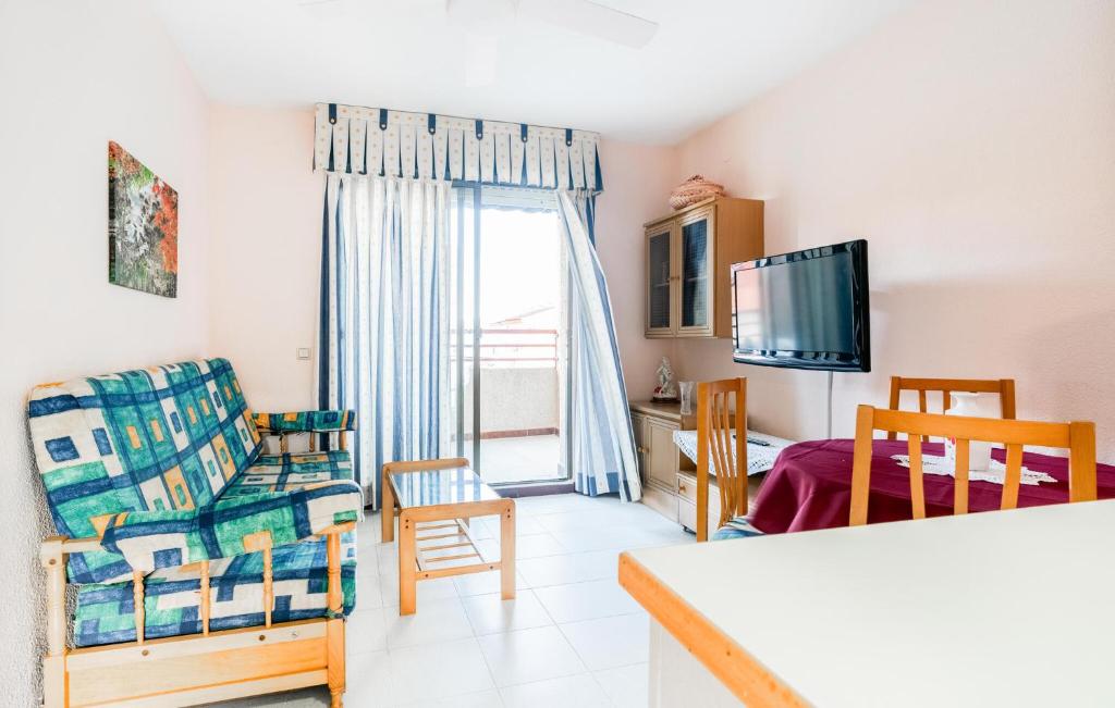 2 Bedroom Stunning Apartment In Oropesa - 3