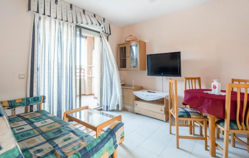 2 Bedroom Stunning Apartment In Oropesa - 4