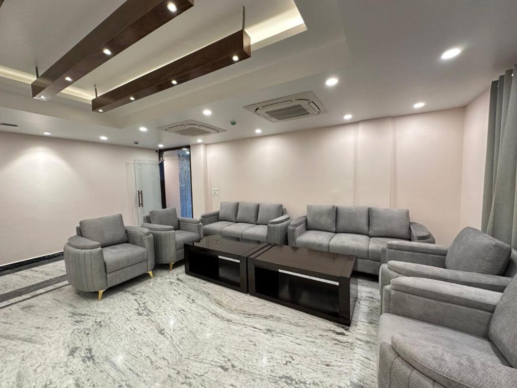 LUXE HAVEN RESIDENCY 주변 명소