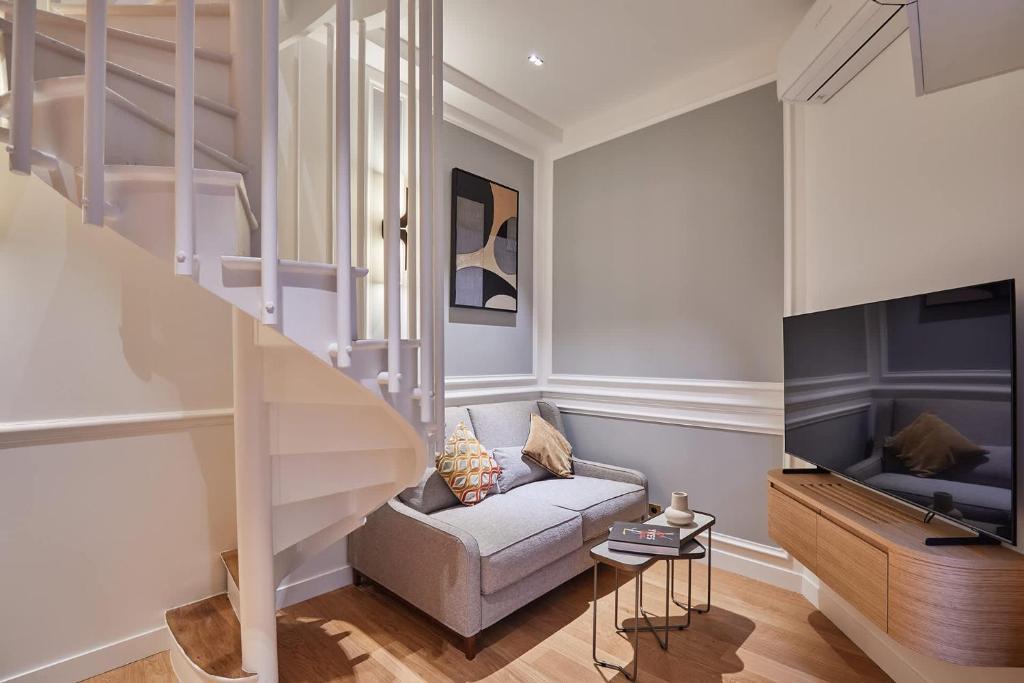 Sublim 1BDR AC Arc de Triomphe Champs Elysees by Studio Prestige - 2