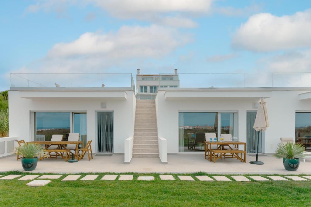 Marlin House VI, Ferrel