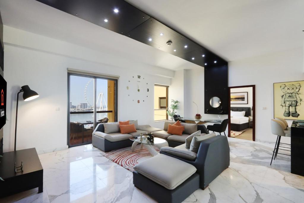 Upgraded 1B with Beach Access and Ain Dubai Views, Dubai